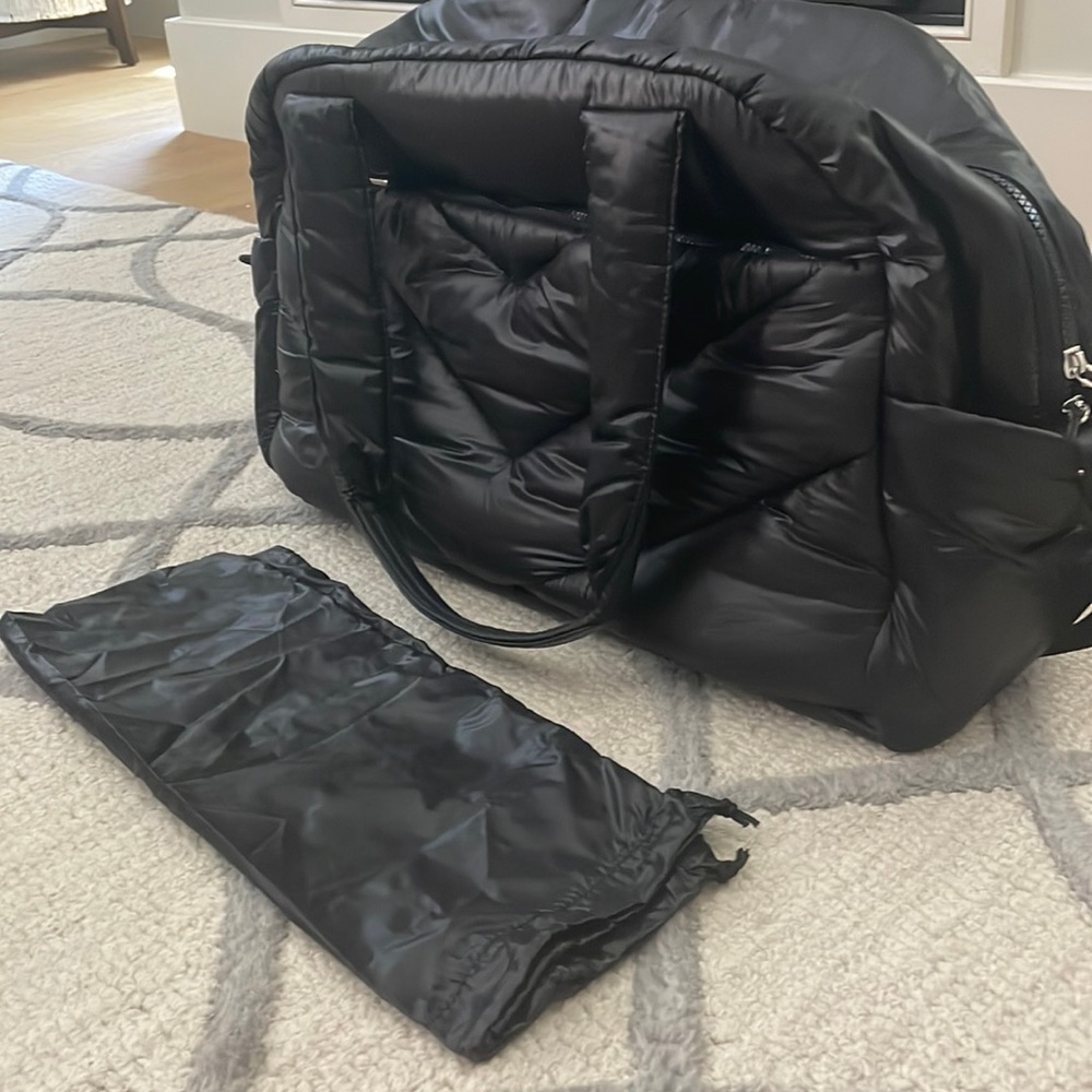 NWOT Caraa x Athleta weekender bag